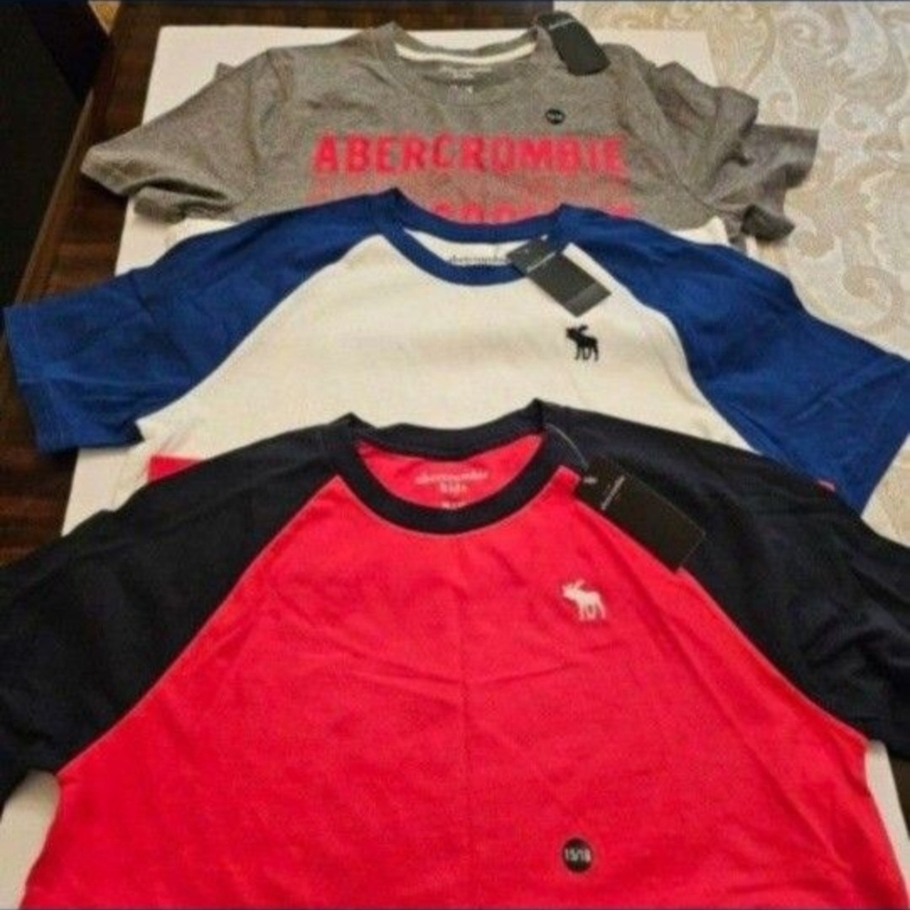 Abercrombie & Fitch T-Shirt Set - Red, Blue, Gray Boys 15-16